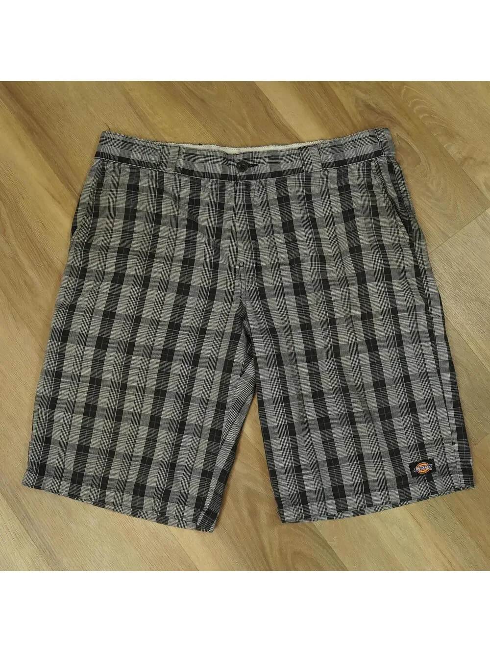 Dickie's Plaid Shorts - Men's size 38‎
